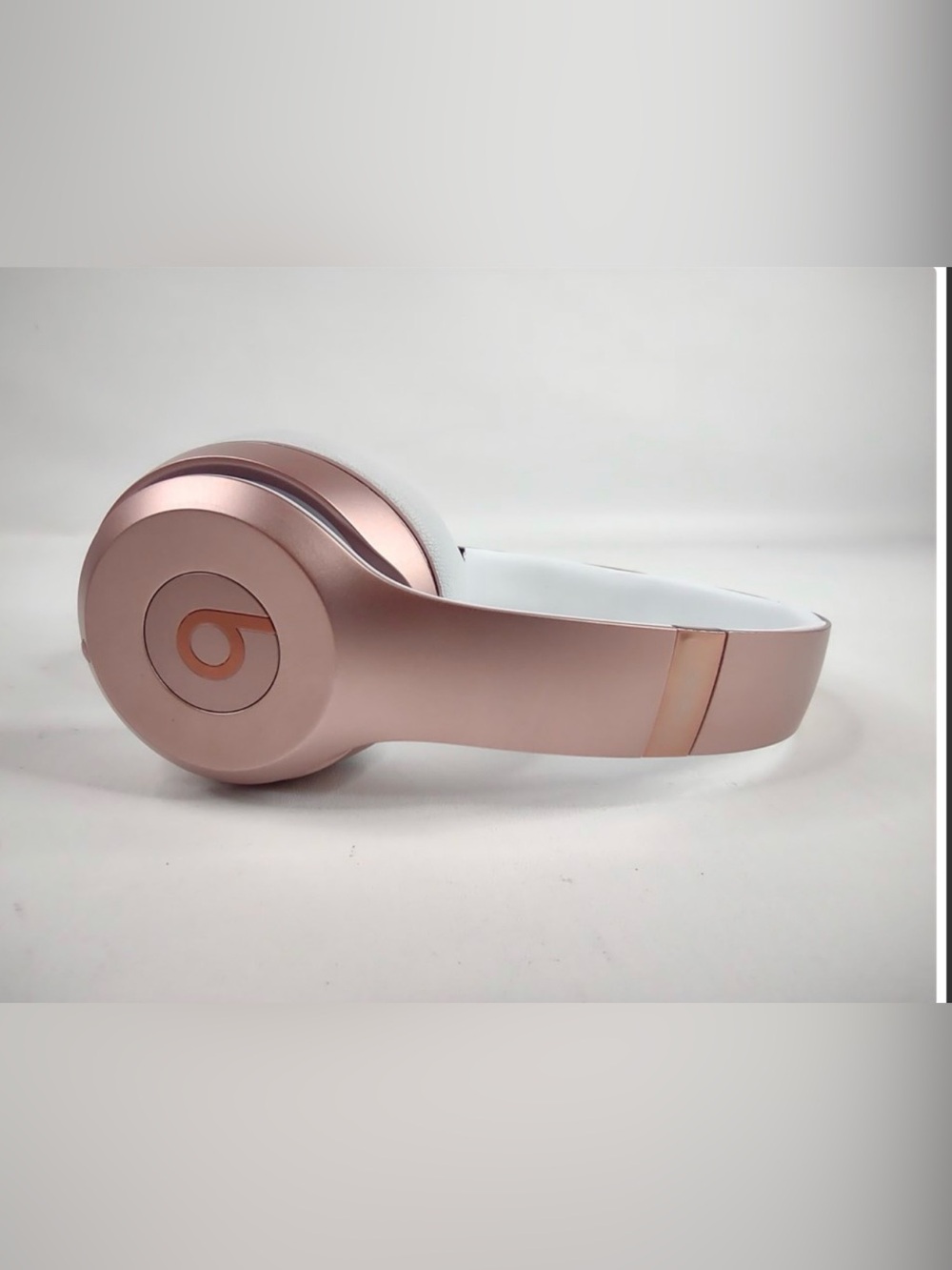 Beats Solo3 Wireless On-Ear Headphones–Rose Gold w/Carrying Case (Tested) - Picture 11 of 12
